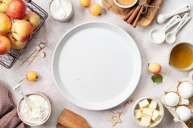 Taliz z domowym daniem